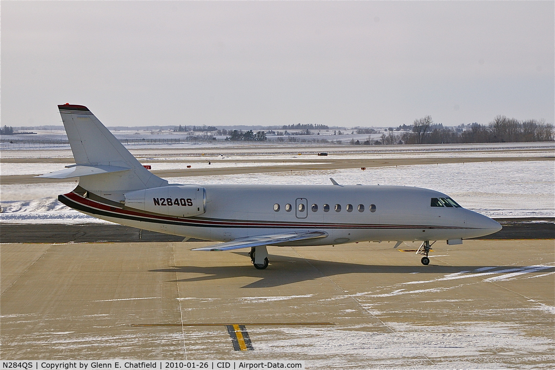 N284QS, 2002 Dassault Falcon 2000 C/N 185, Taxiing to Landmark