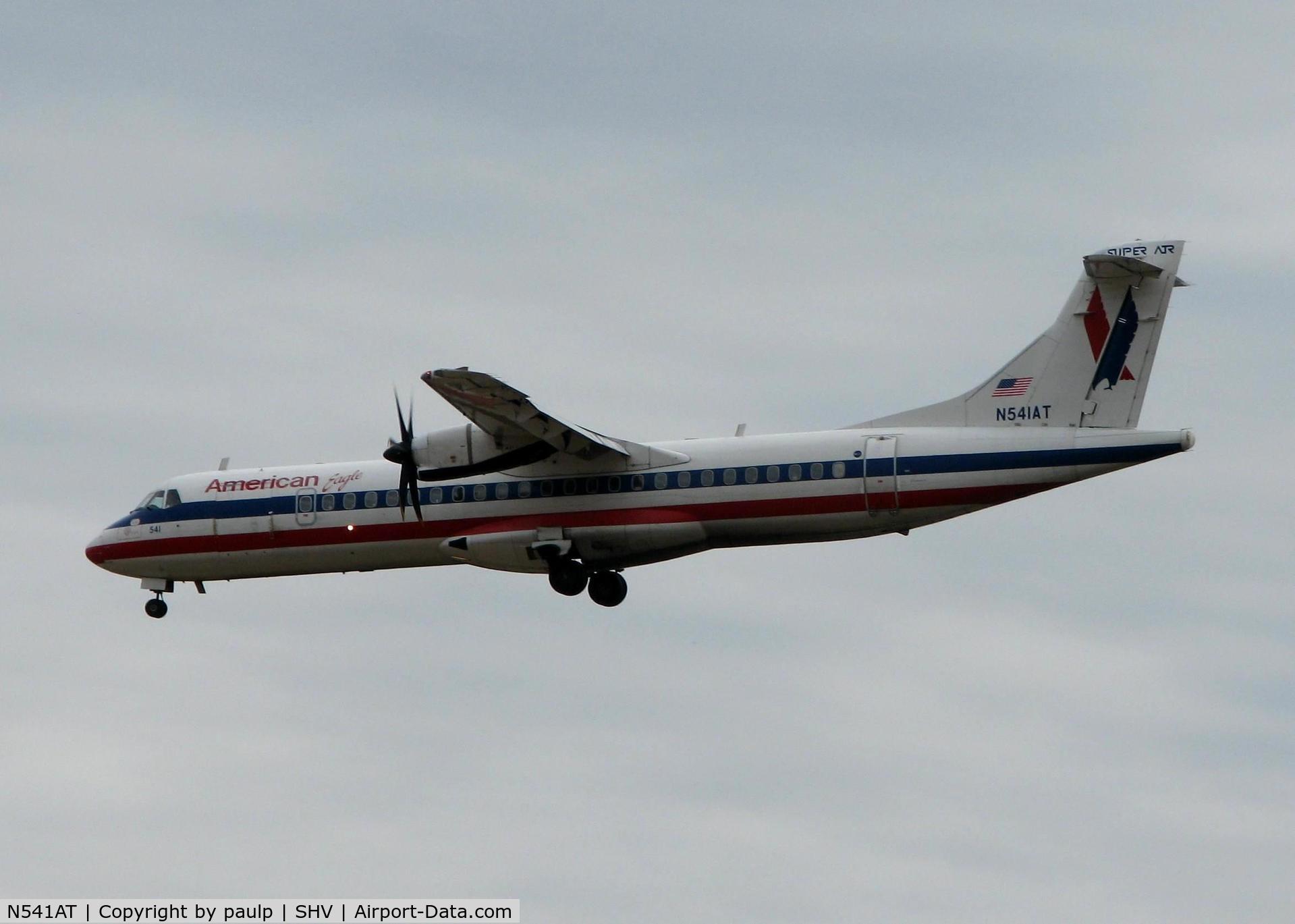 N541AT, 1998 ATR 72-212A C/N 541, Landing on runway 05 at Shreveport Regional.
