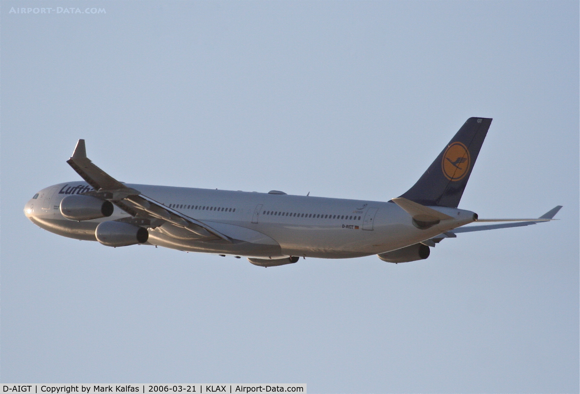 D-AIGT, 1999 Airbus A340-313 C/N 304, Lufthansa Airbus A340-313, 25R departure KLAX.