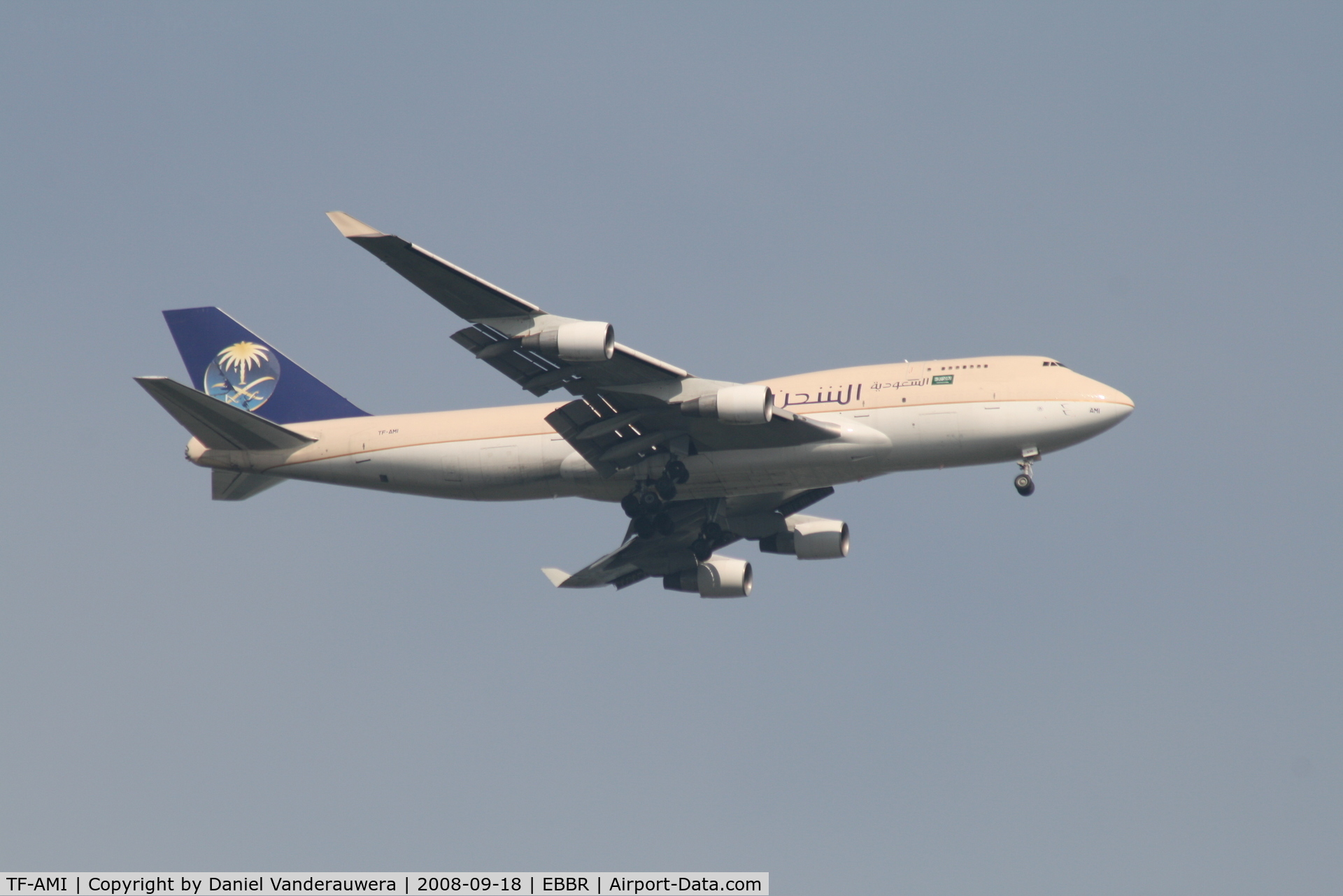 TF-AMI, 1992 Boeing 747-412 C/N 27066, On approach to RWY 07L