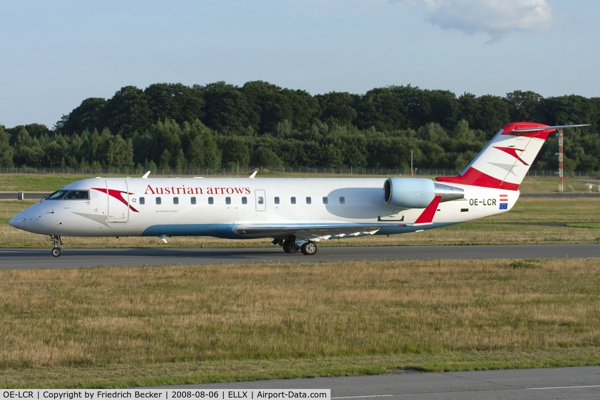OE-LCR, 2003 Canadair CRJ-200LR (CL-600-2B19) C/N 7910, taxying to the active
