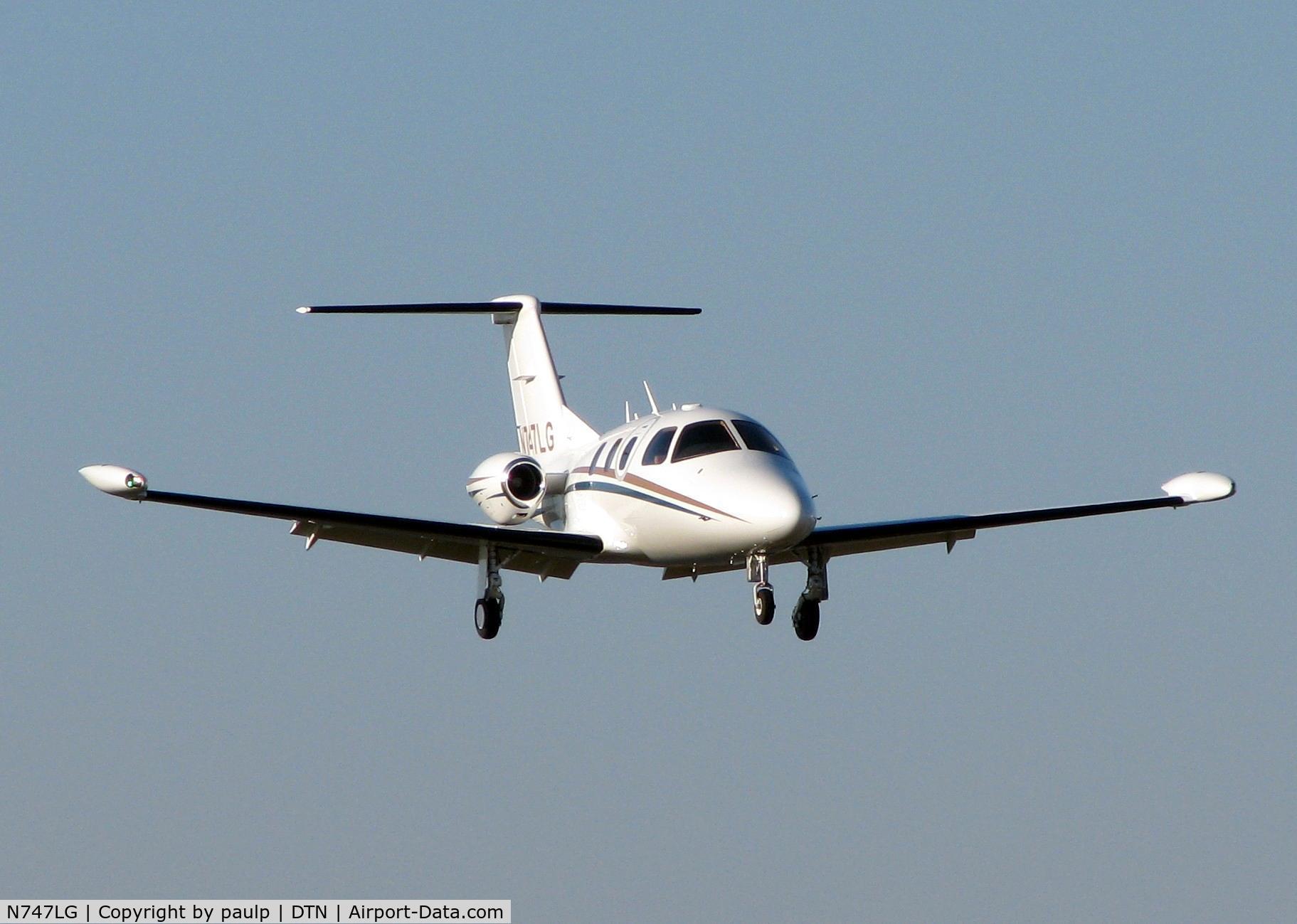N747LG, 2008 Eclipse Aviation Corp EA500 C/N 000235, Landing on runway 14 at Downtown Shreveport.