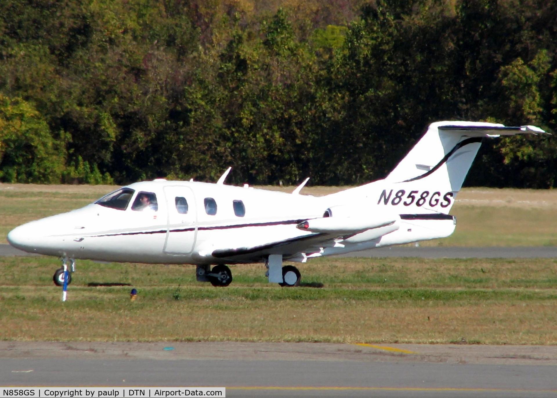 N858GS, 2007 Eclipse Aviation Corp EA500 C/N 000039, At Downtown Shreveport.