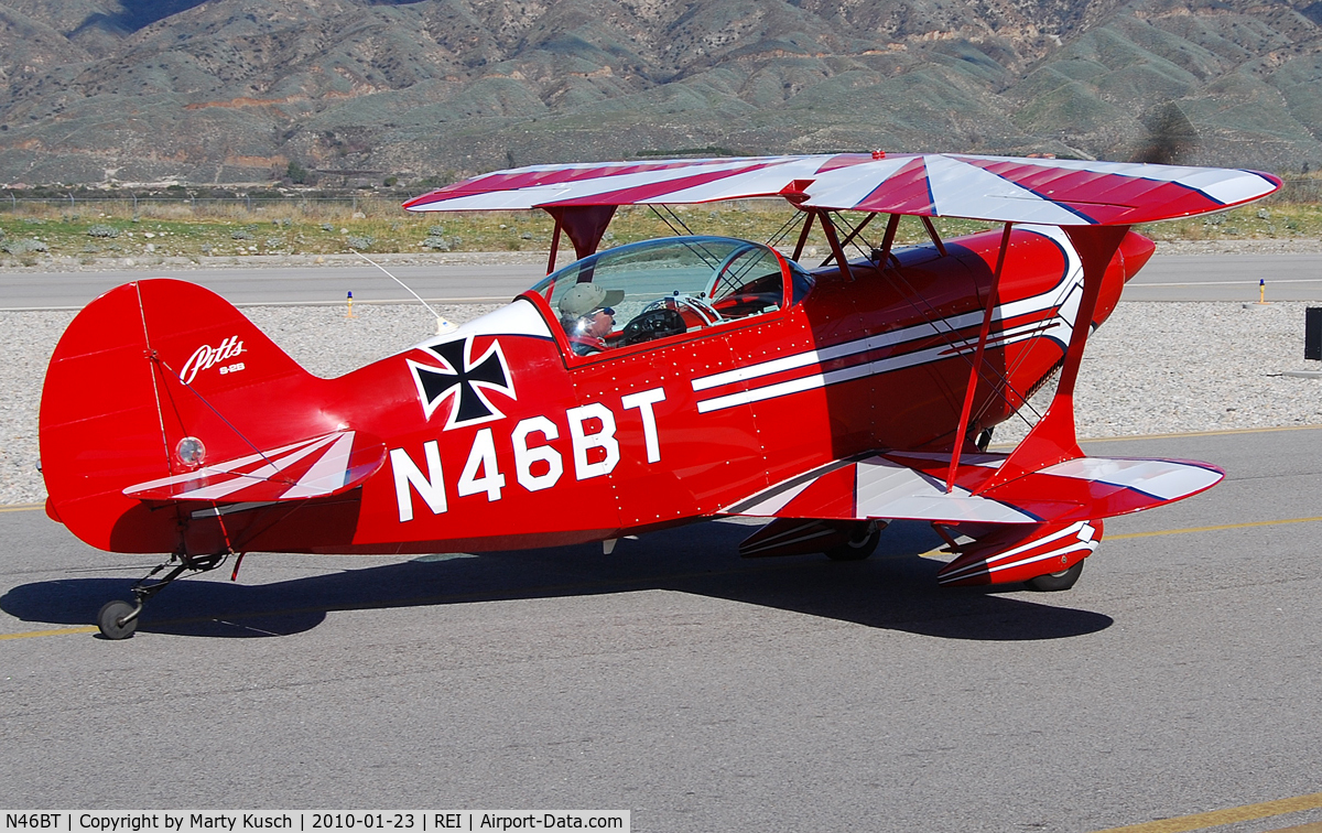 N46BT, 1992 Aviat Pitts S-2B Special C/N 5245, taxiing after landing