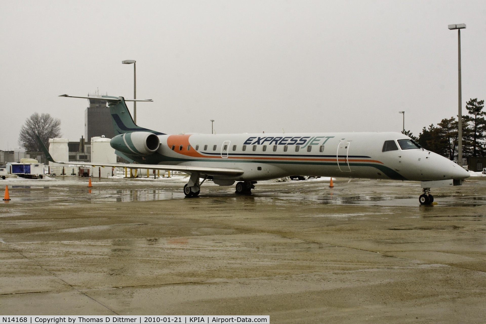 N14168, 2004 Embraer ERJ-145XR (EMB-145XR) C/N 14500840, Express Jet (N14168) right front view