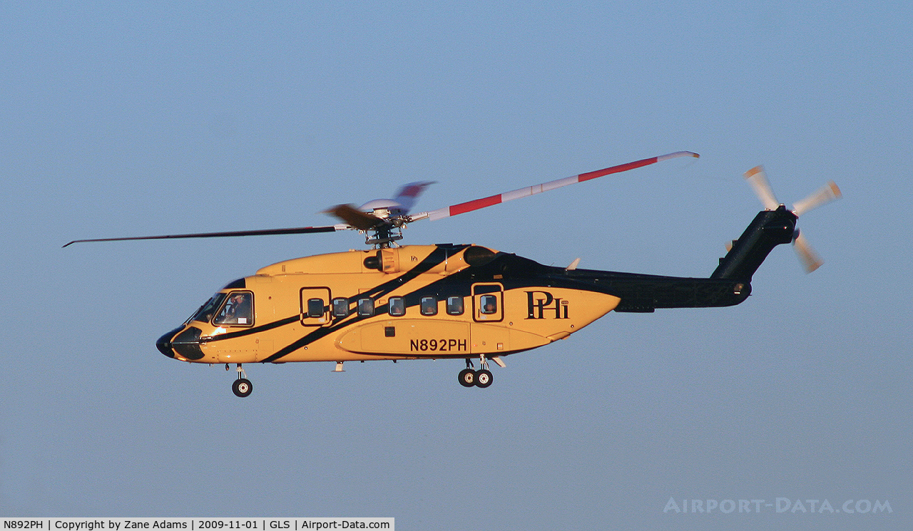 N892PH, 2006 Sikorsky S-92A C/N 920038, PHI Helicopter at Galveston