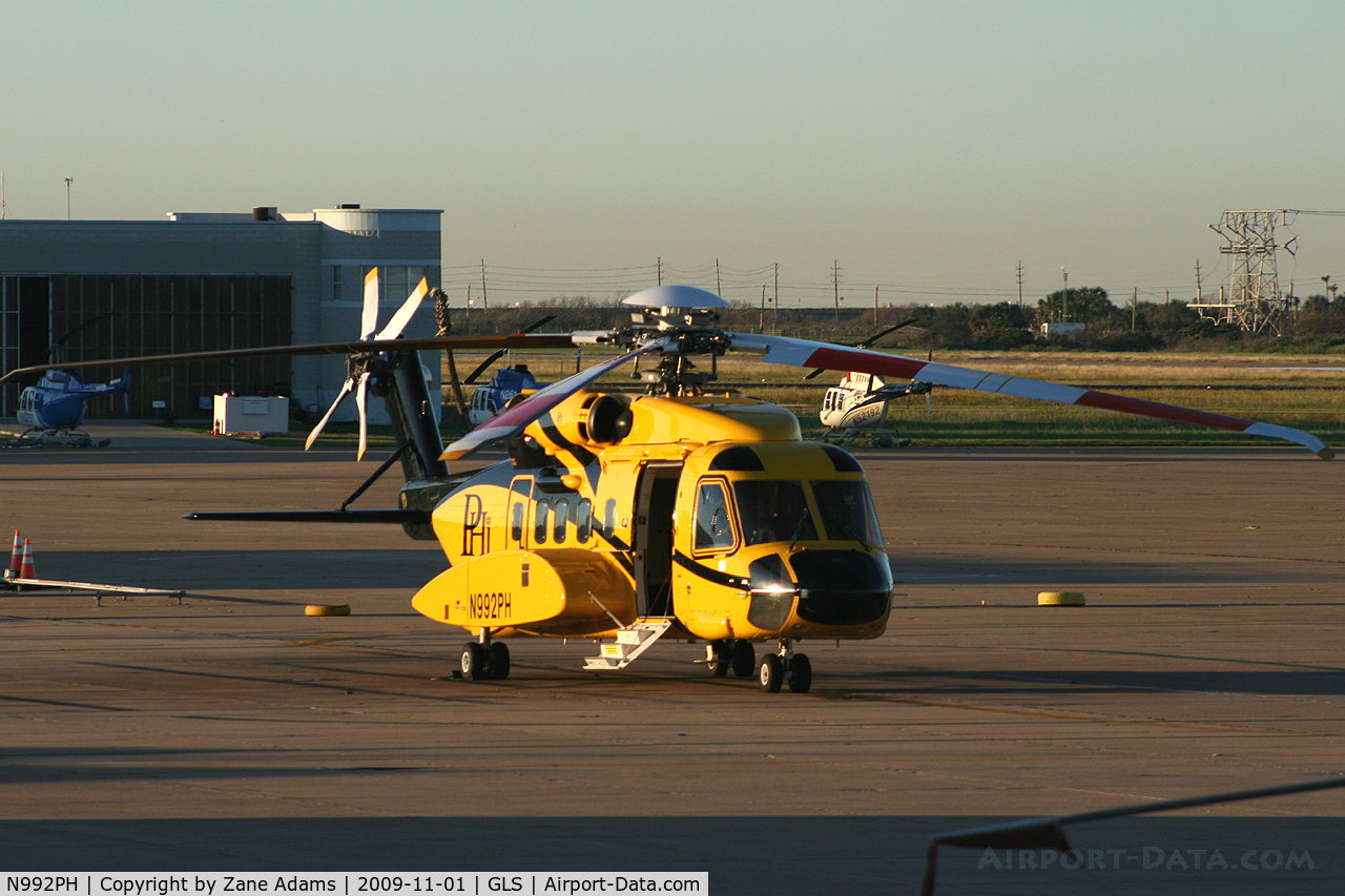 N992PH, 2007 Sikorsky S-92A C/N 920055, PHI Helicopter at Galveston