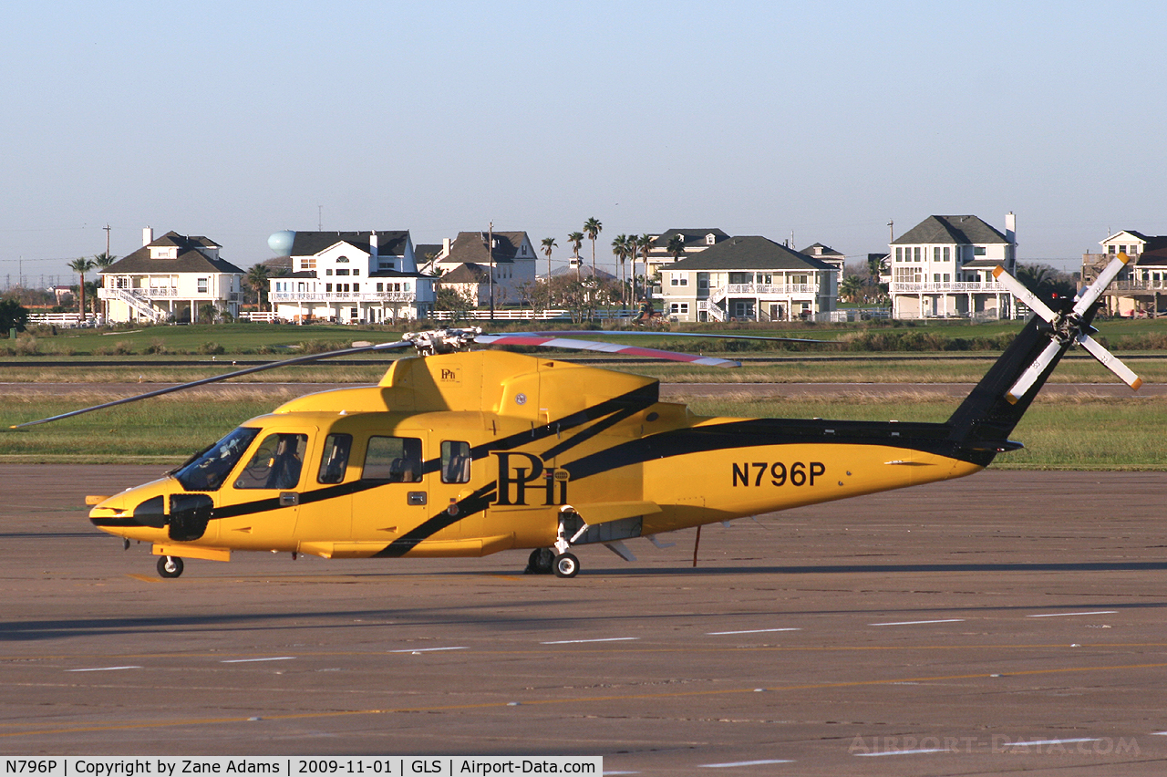 N796P, 2007 Sikorsky S-76C-2 C/N 760681, PHI Helicopters at Galveston
