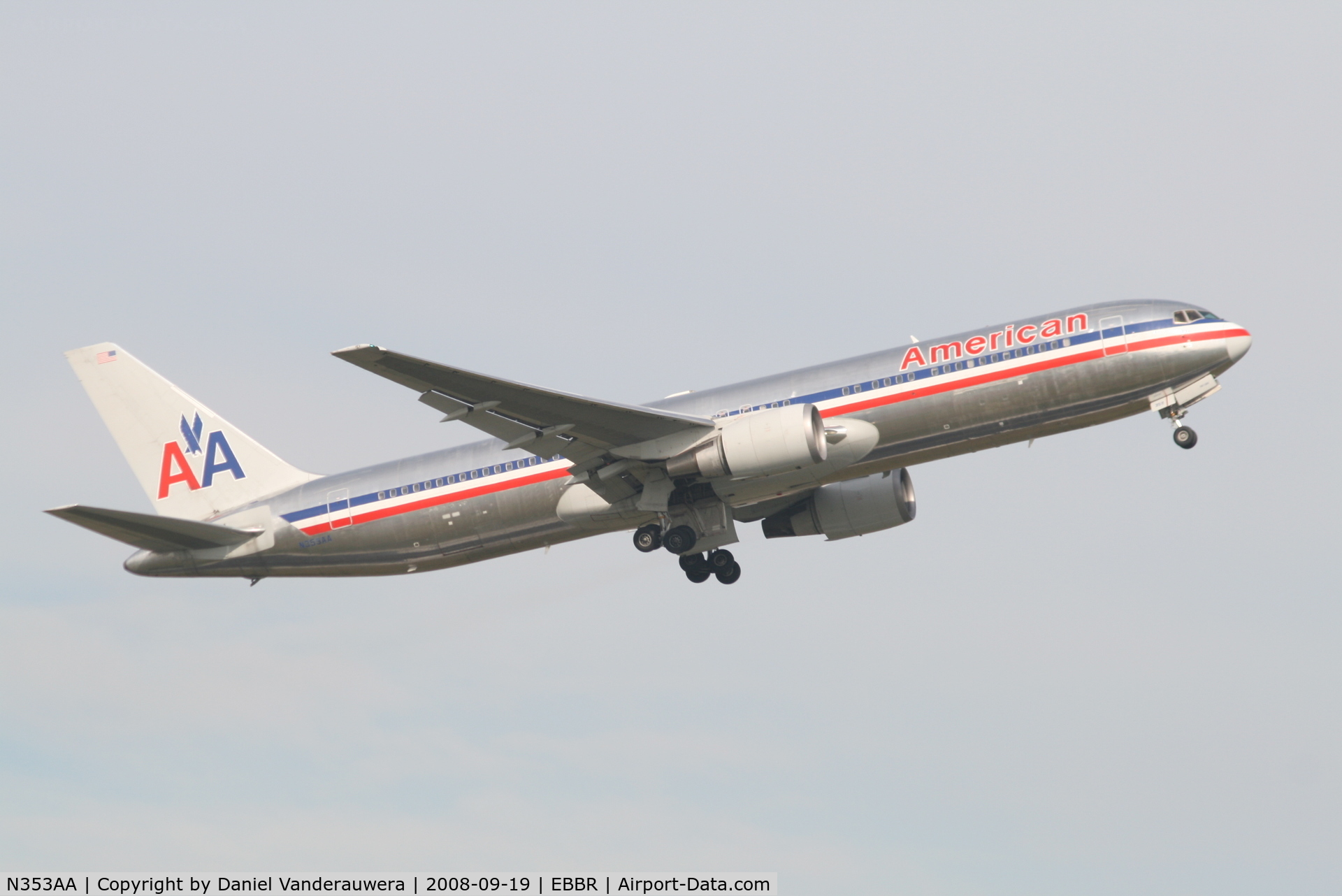 N353AA, 1988 Boeing 767-323 C/N 24034, Flight AA089 is taking off from RWY 07R
