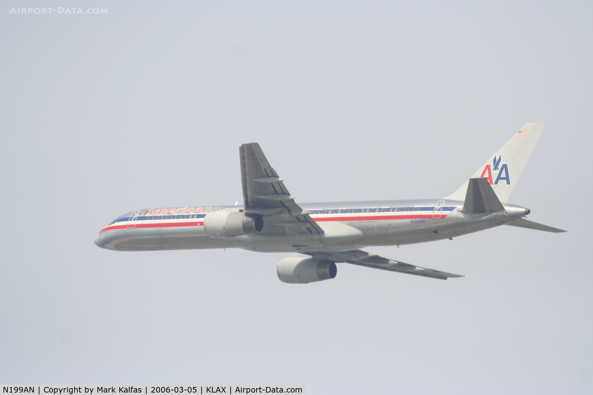 N199AN, 2001 Boeing 757-223 C/N 32393, American Airlines Boeing 757-223, N199AN, 25R departure KLAX with a left turn at the coast.