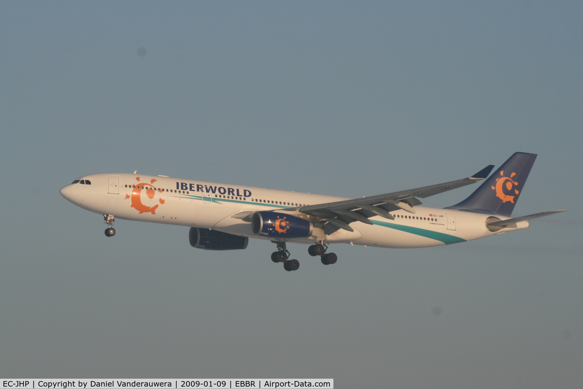 EC-JHP, 2005 Airbus A330-343X C/N 670, Arriving of flight XLF1441 to RWY 25L