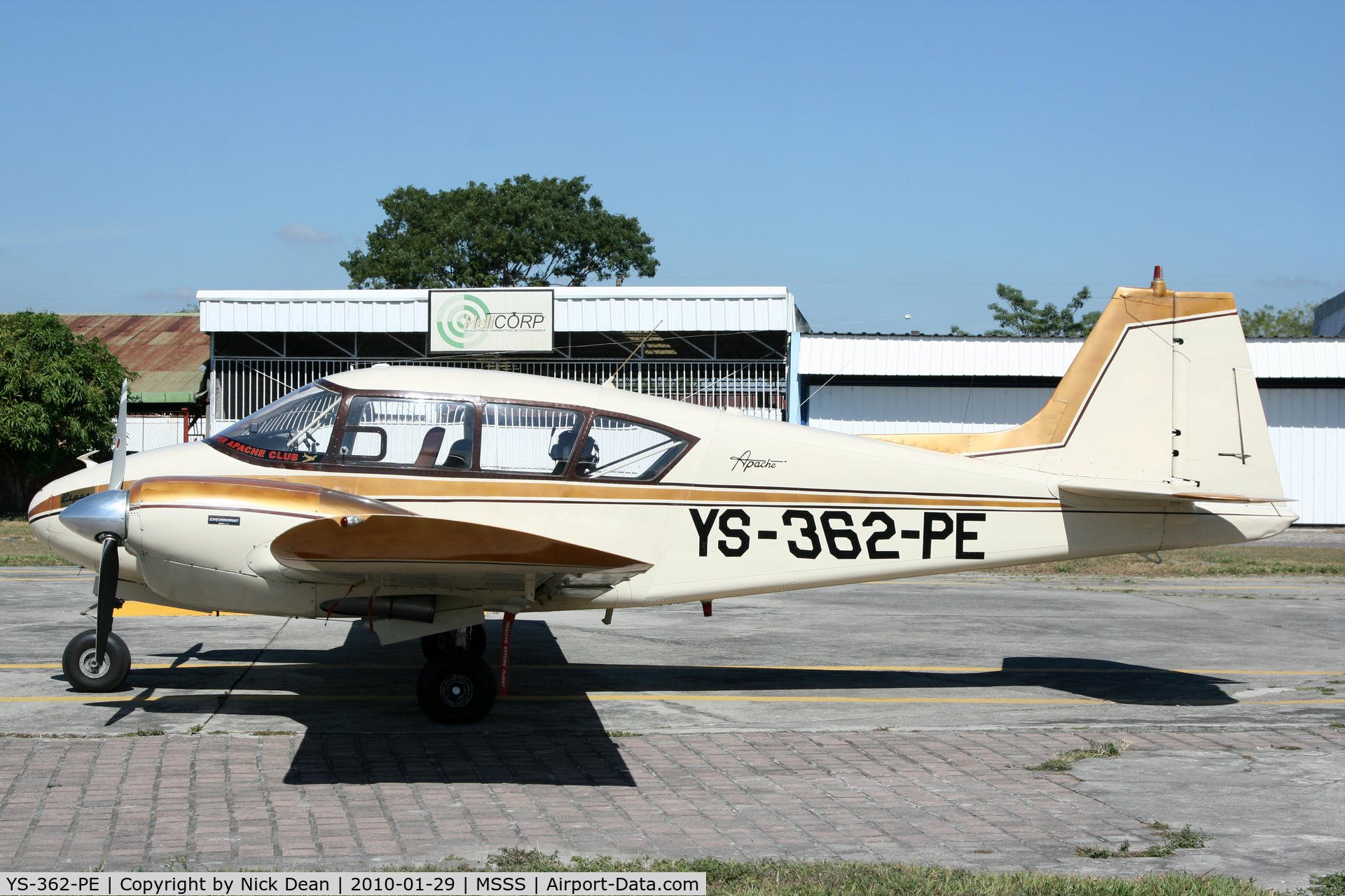 YS-362-PE, 1958 Piper PA-23-160 Apache C/N 23-1398, MSSS