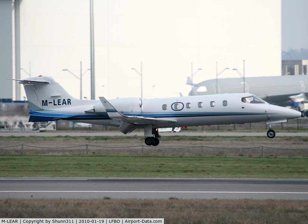 M-LEAR, Learjet 31A C/N 31-011, Landing rwy 14R