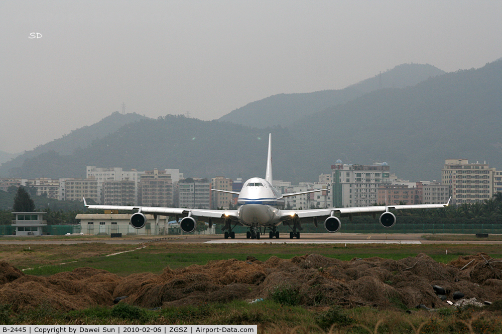 B-2445, Boeing 747-4J6 C/N 25882, SZX RWY 15