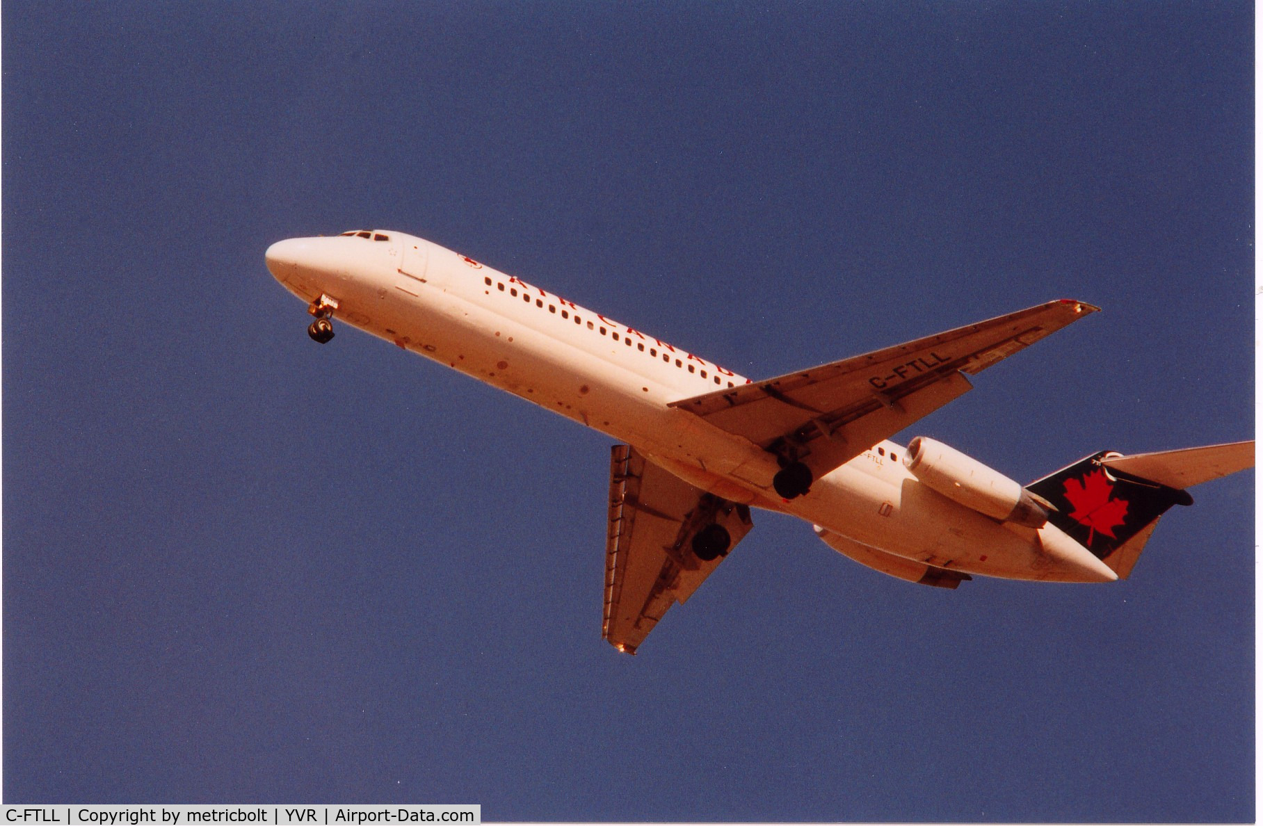 C-FTLL, 1967 Douglas DC-9-32 C/N 47021, Landing at YVR,Sep.1999
