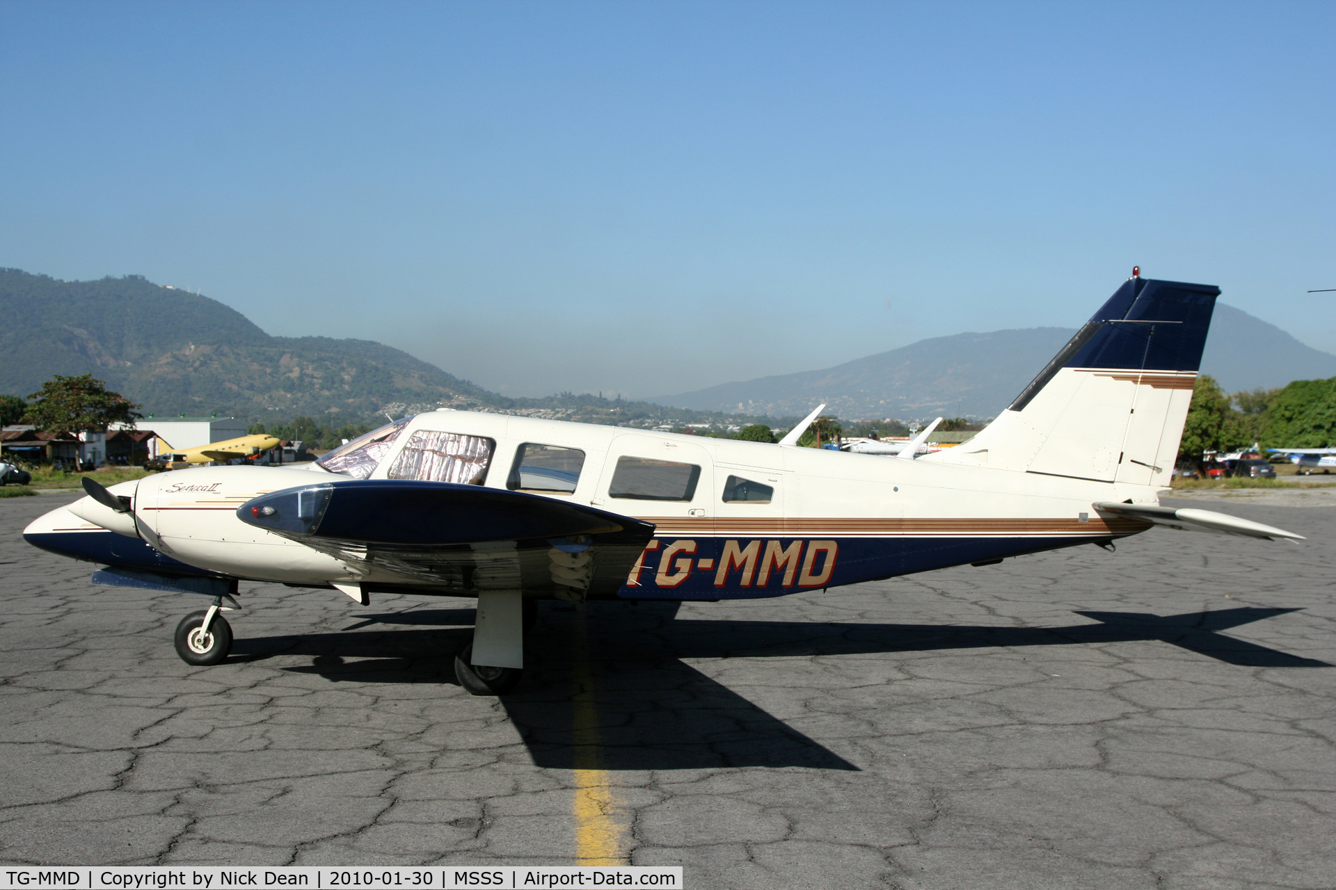 TG-MMD, 1977 Piper PA-34-200T C/N 34-7770033, MSSS