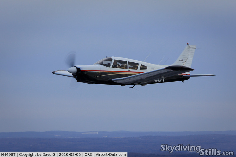N4498T, 1972 Piper PA-28R-200 C/N 28R-7235045, Taken in a 6-plane formation over Orange, MA