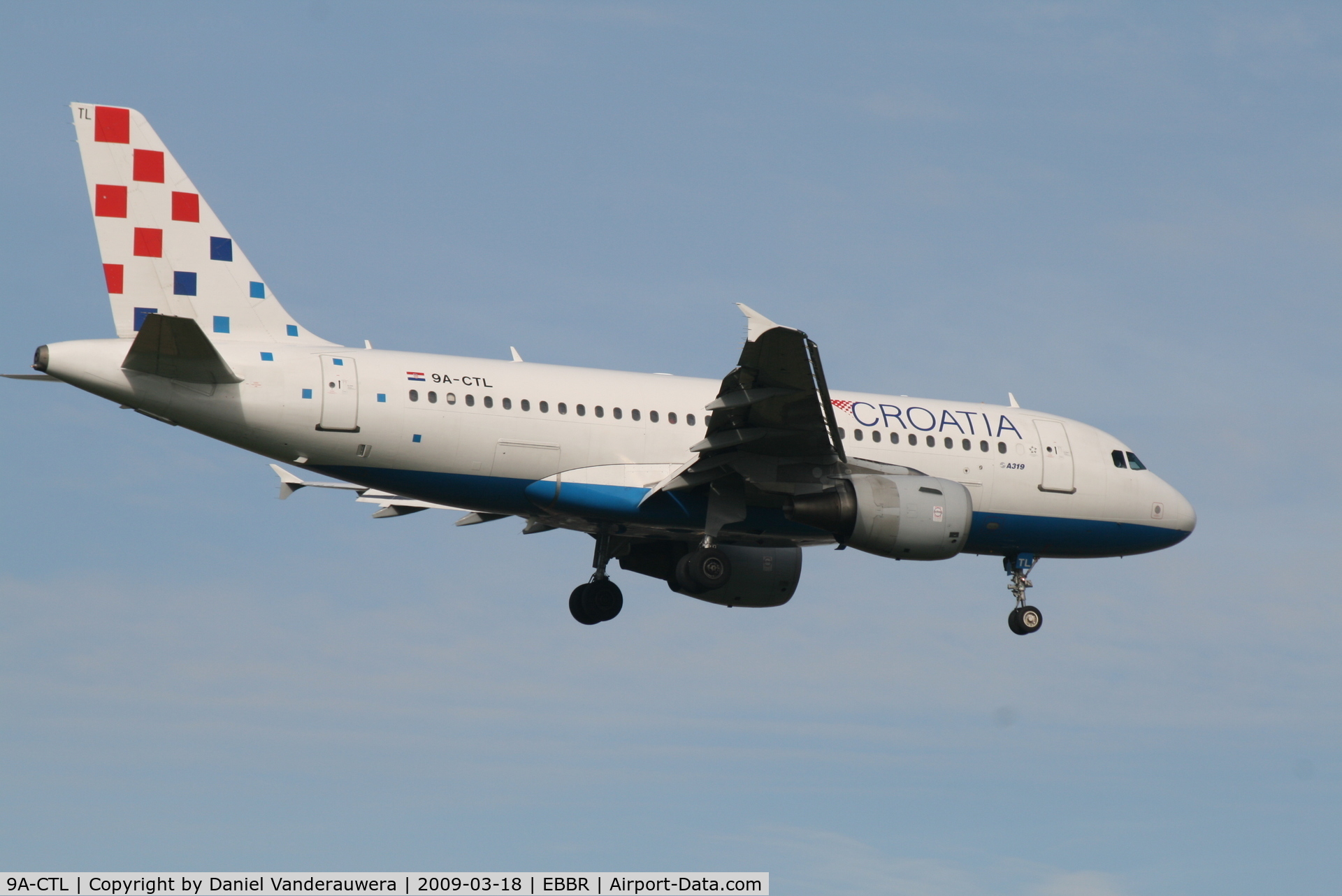 9A-CTL, 2000 Airbus A319-112 C/N 1252, Flight OU456 is descending to RWY 02