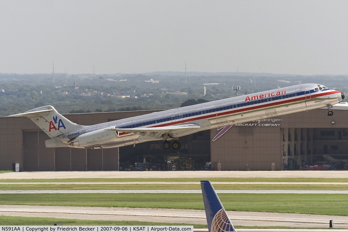 N591AA, 1991 McDonnell Douglas MD-83 (DC-9-83) C/N 53254, departing KSAT