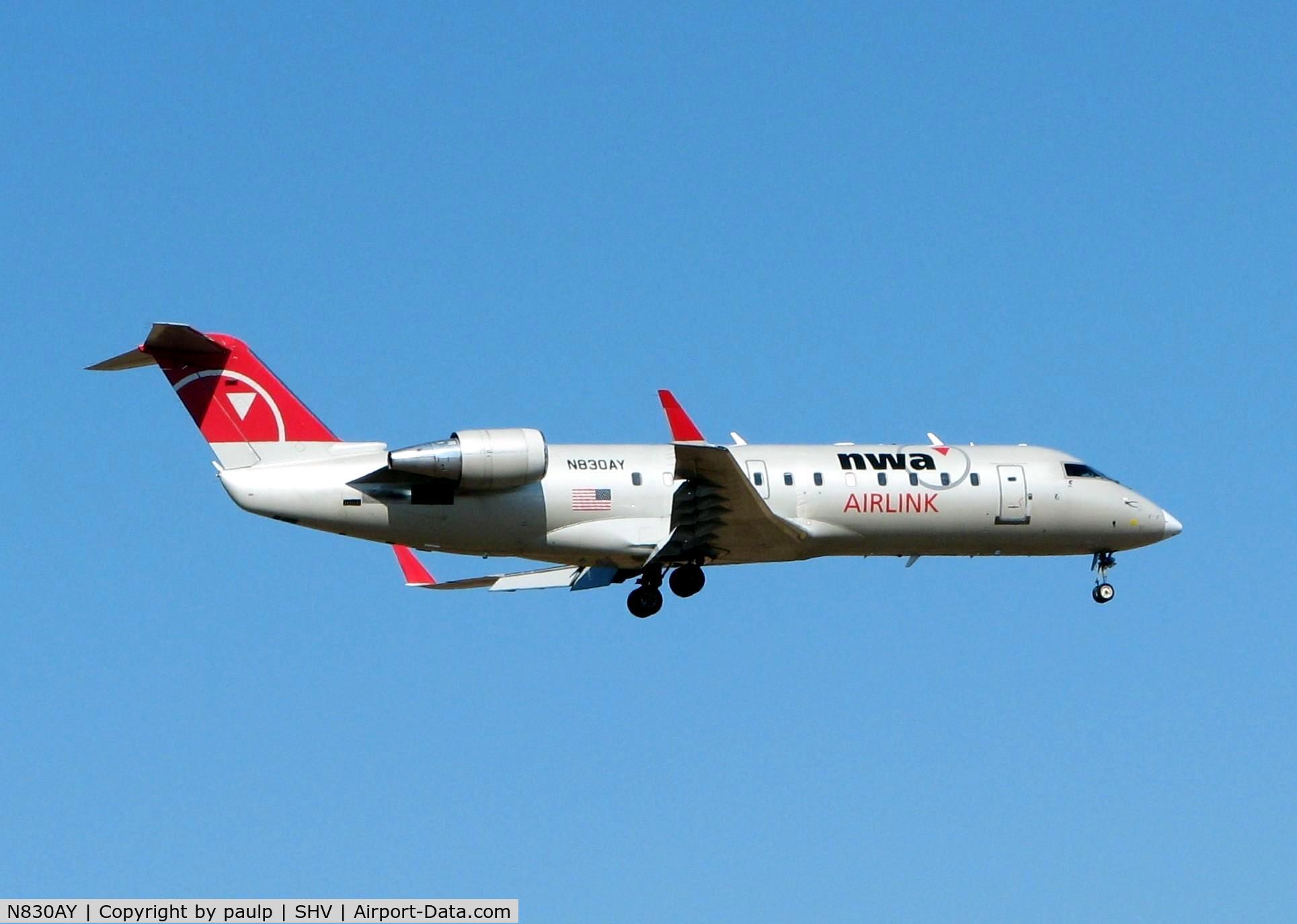 N830AY, 2005 Bombardier CRJ-200ER (CL-600-2B19) C/N 8030, Landing on runway 05 at Shreveport Regional.