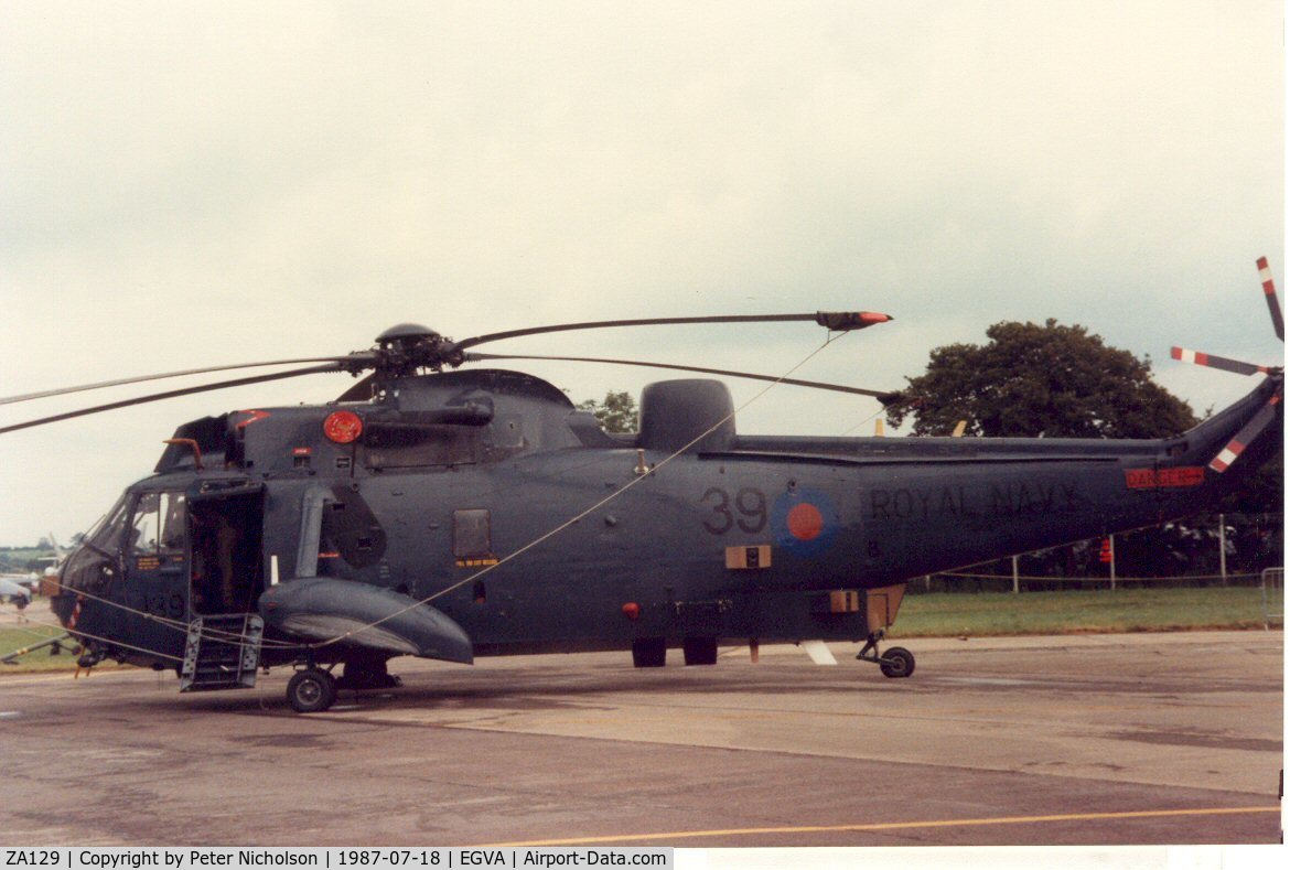 ZA129, 1980 Westland Sea King HAS.5 C/N WA890, Another view of the 826 Squadron Sea King on display at the 1987 Intnl Air Tattoo at RAF Fairford.