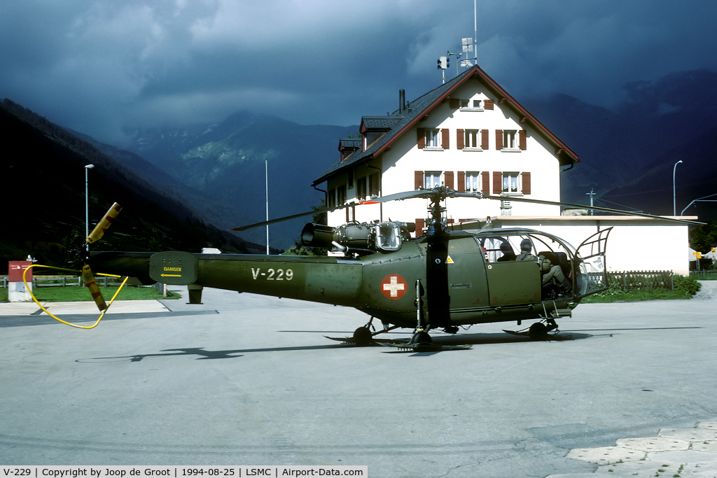 V-229, F+W Emmen SE-3160 Alouette III C/N 105/1051, In the last days of its military use the Swiss used Ulrichen for helicopters only. V-229 passed through for just a fuel stop.