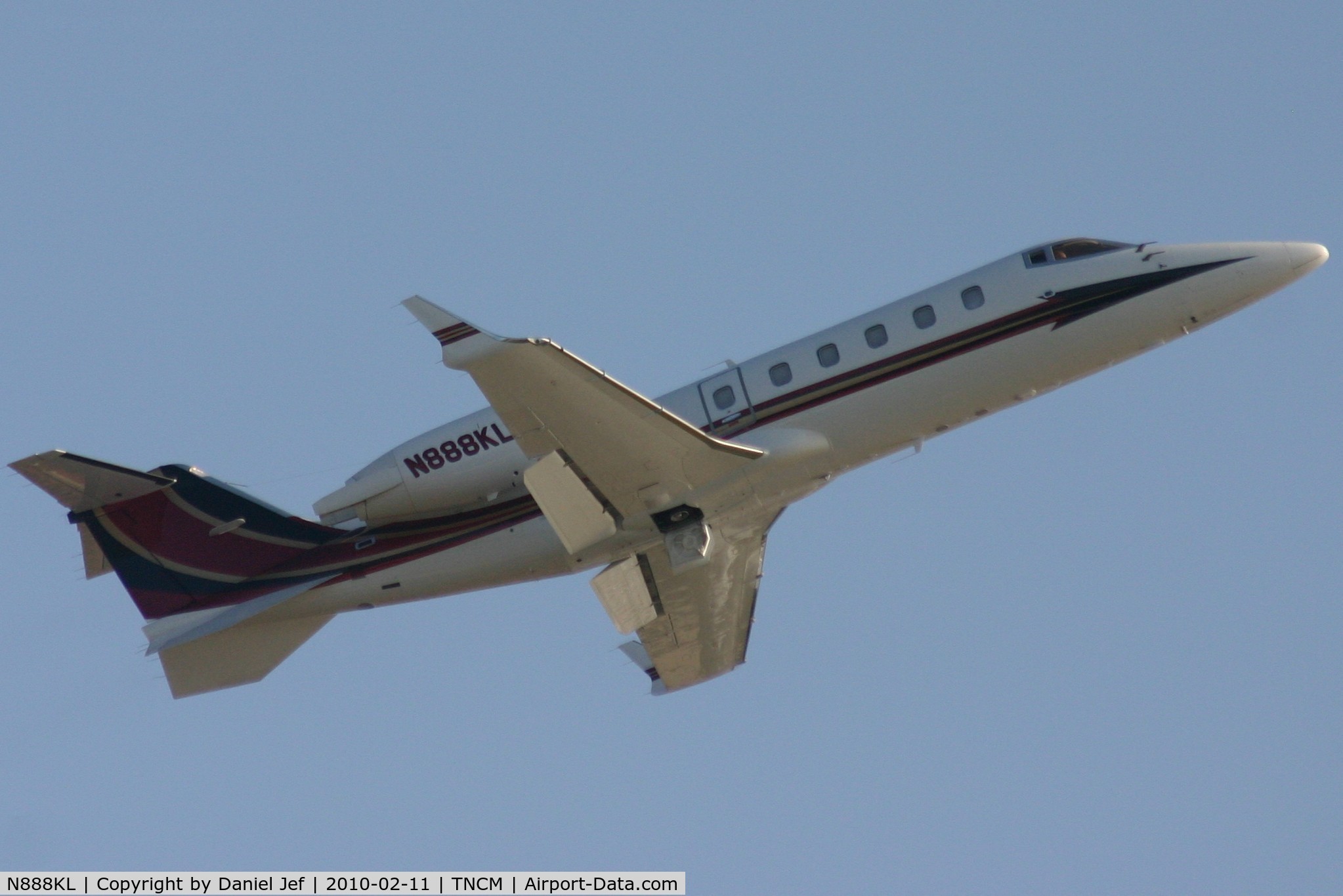 N888KL, 1998 Learjet 60 C/N 141, N888KL departing TNCM