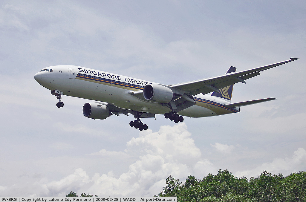 9V-SRG, 2001 Boeing 777-212/ER C/N 28522, Singapore Airlines