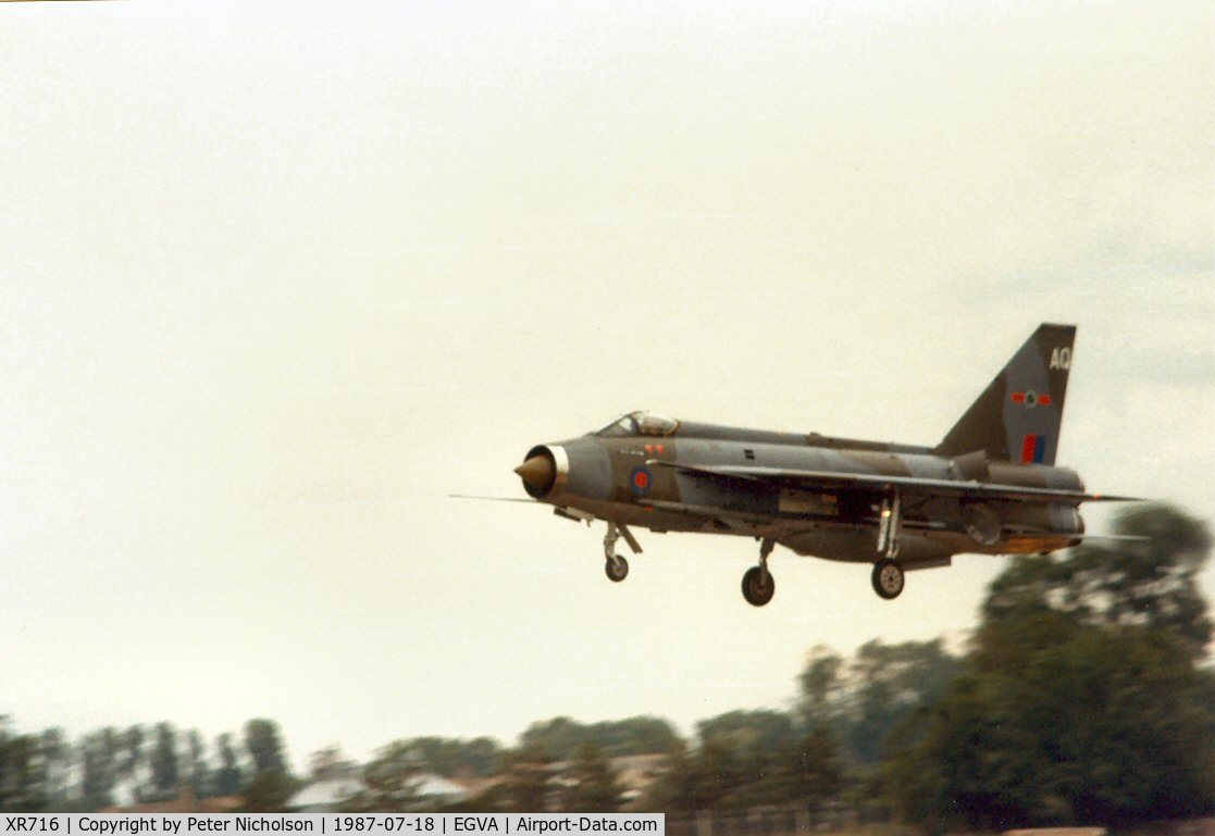 XR716, 1964 English Electric Lightning F.3 C/N 95199, Lightning F.3, callsign Lightning 61, of 5 Squadron landing at the 1987 Intnl Air Tattoo at RAF Fairford.