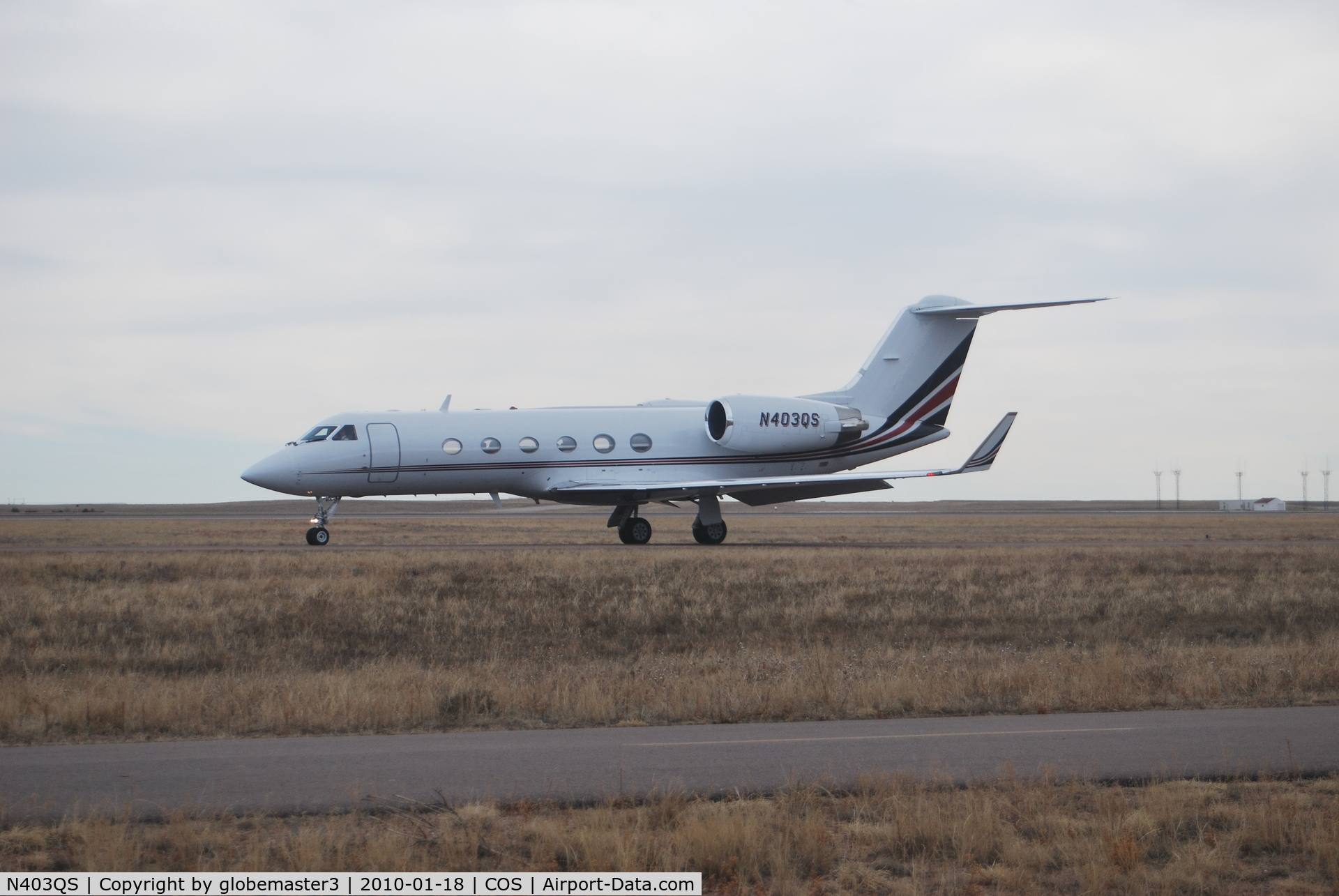 N403QS, 2000 Gulfstream Aerospace G-IV C/N 1403, departing colorado springs airport