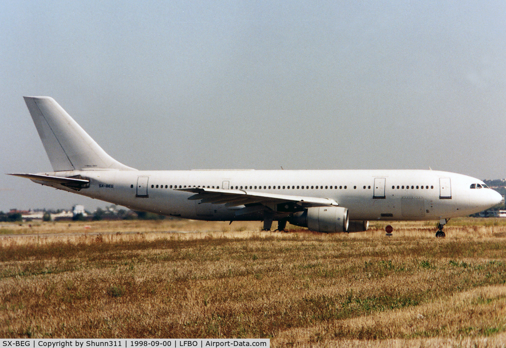 SX-BEG, 1981 Airbus A300B4-103(F) C/N 0148, Arriving to Airbus for Cargo conversion at the SOGERMA Center...