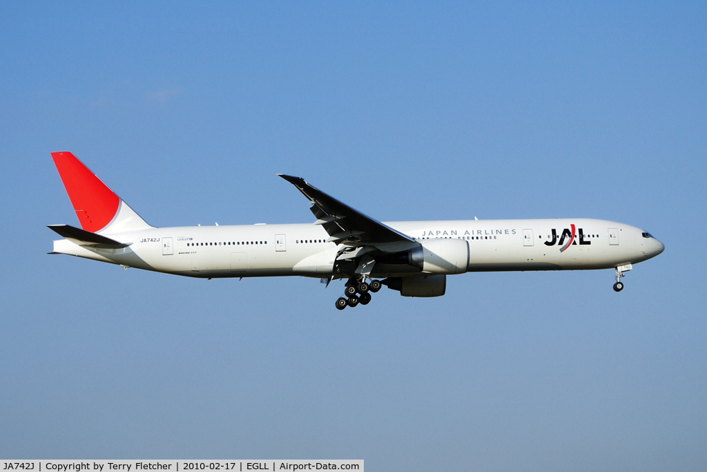 JA742J, 2009 Boeing 777-346/ER C/N 36129, JAL B777 arrives at Heathrow
