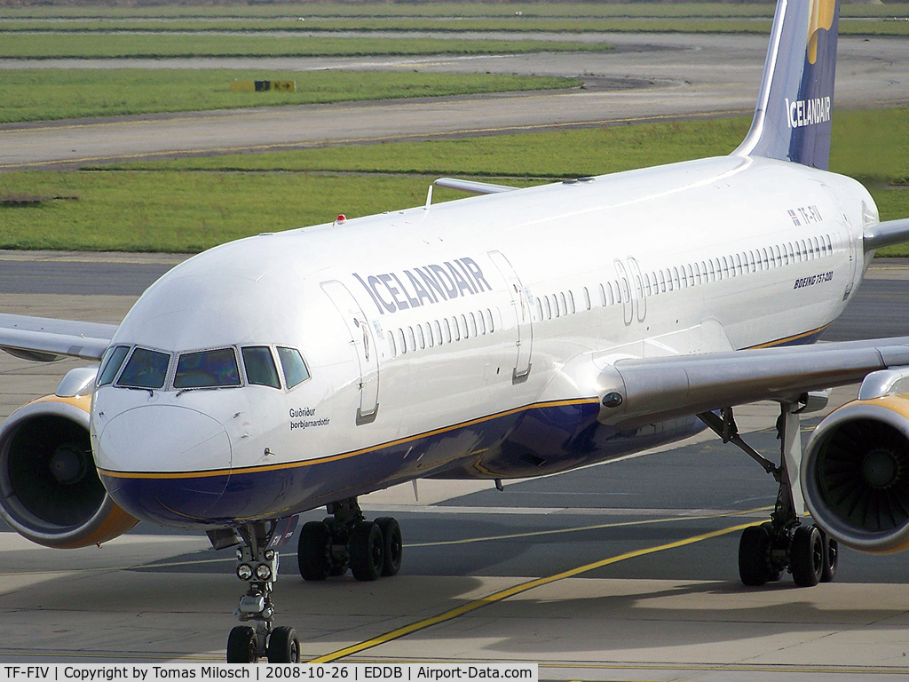 TF-FIV, 2001 Boeing 757-208 C/N 30424, 