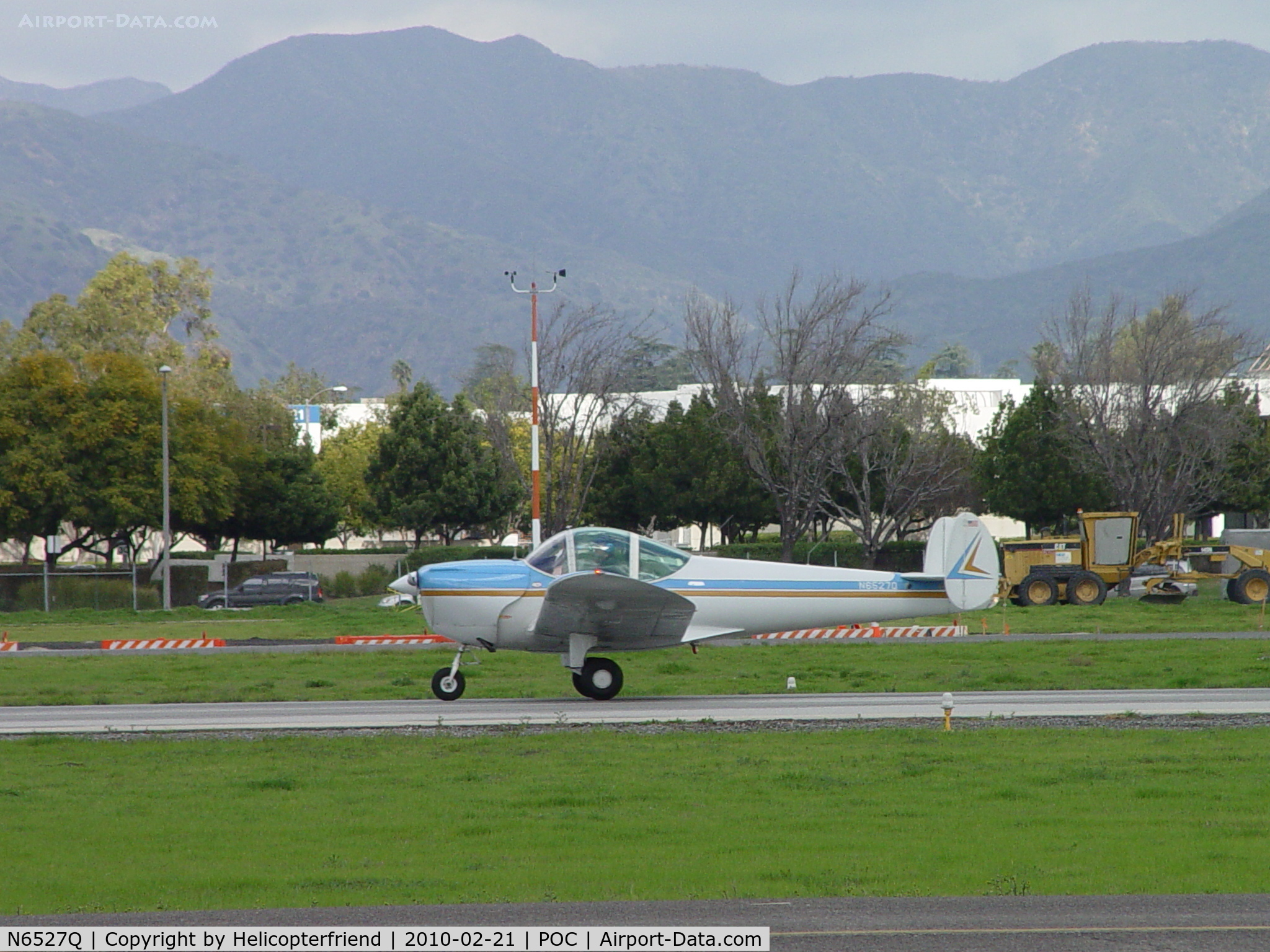 N6527Q, 1966 Alon A2 Aircoupe C/N A-127, Rolling out after landing on runway 26L