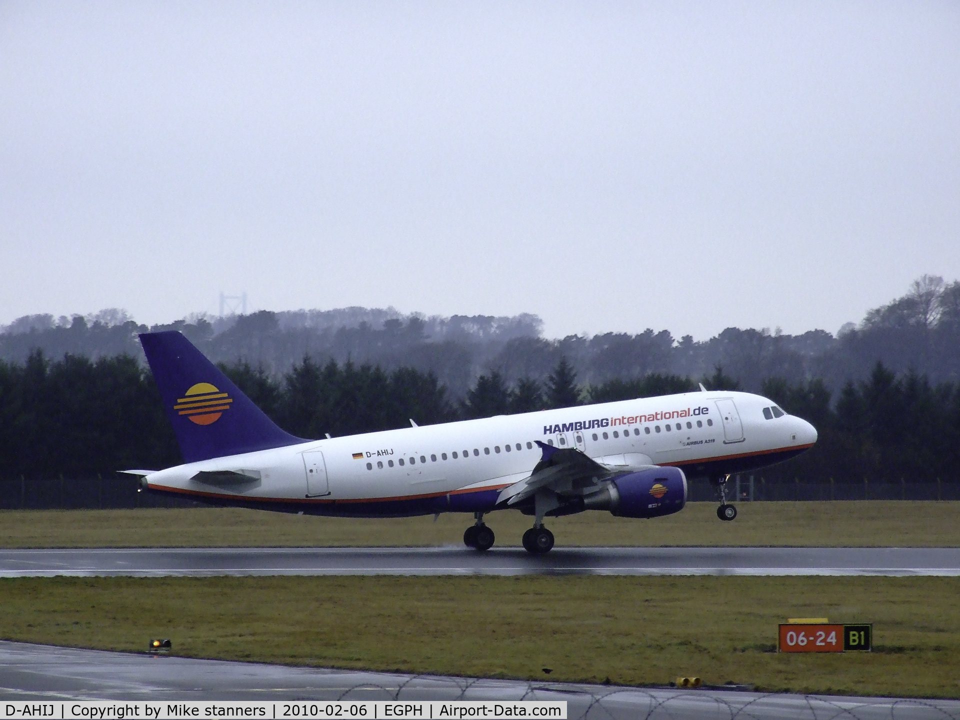 D-AHIJ, 2008 Airbus A319-111 C/N 3533, Hamburg international A319 Touches down on runway 06