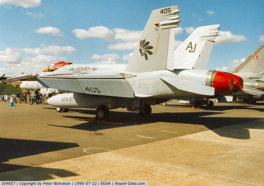 164657, 1992 McDonnell Douglas F/A-18C Hornet C/N 1084/C280, F/A-18C Hornet of VFA-87 Golden Warriors on display at the 1995 Intnl Air Ttatoo at RAF Fairford.