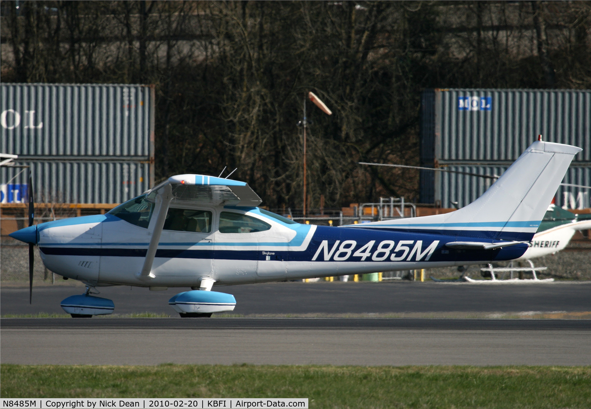 N8485M, 1976 Cessna 182P Skylane C/N 18264623, KBFI