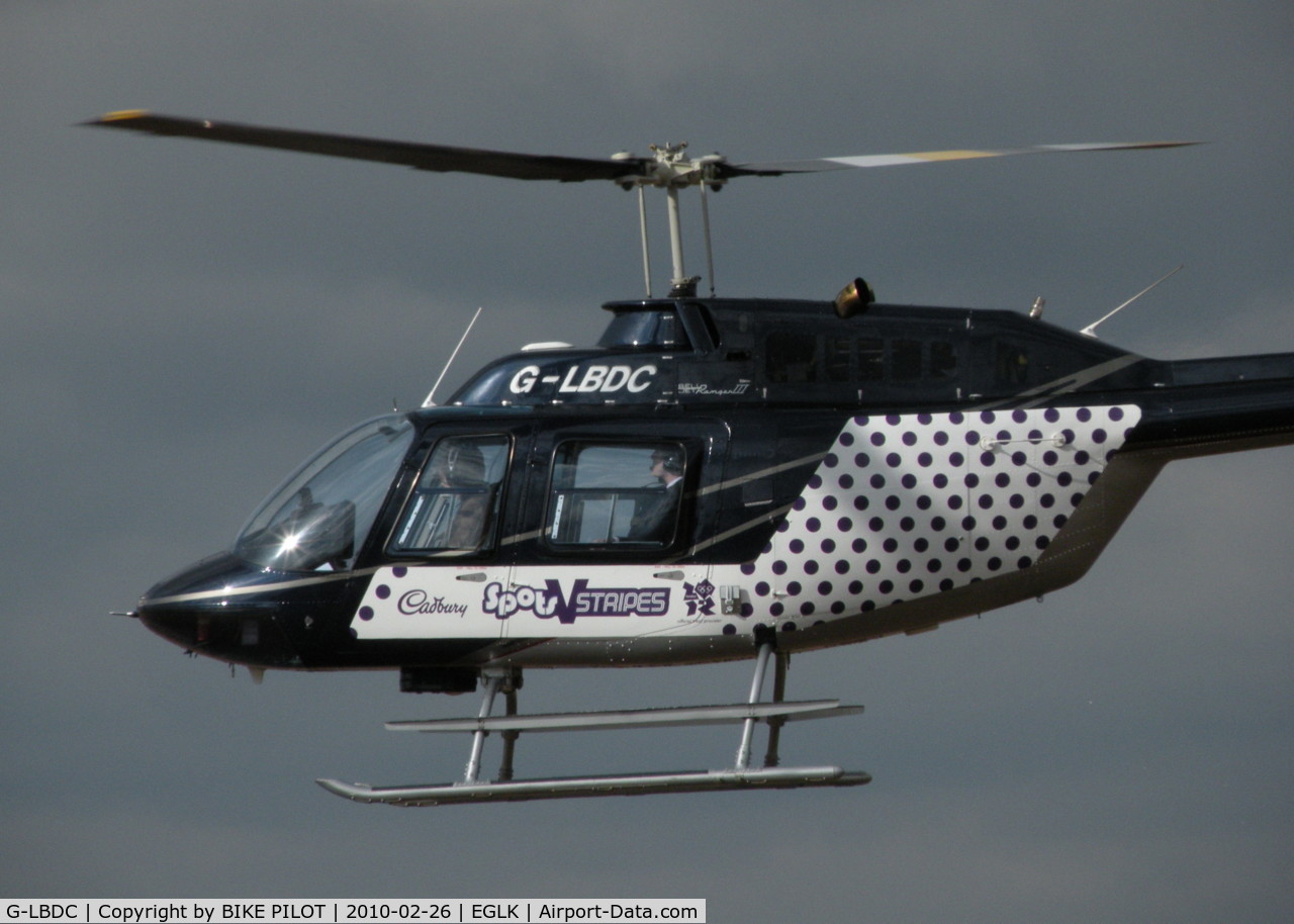 G-LBDC, 1984 Bell 206B JetRanger III C/N 3806, HEADING TOWARDS IT'S LANDING SPOT