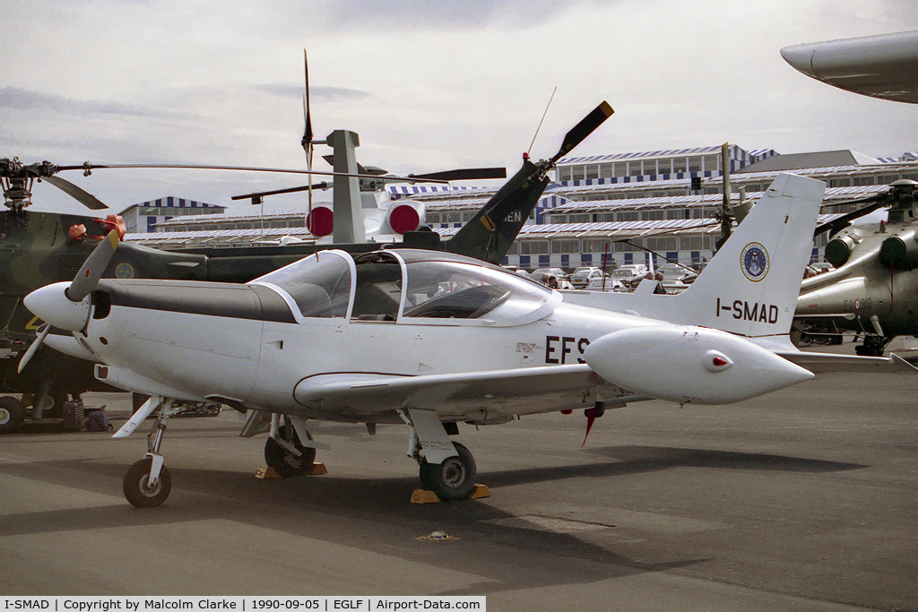 I-SMAD, 1986 SIAI-Marchetti SF-260D C/N 739, SIAI-Marchetti SF-260D. At Farnborough International 1990.