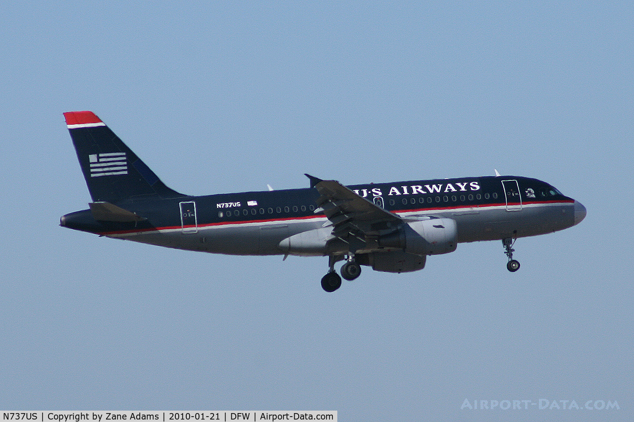 N737US, 2000 Airbus A319-112 C/N 1245, US Airways at DFW airport