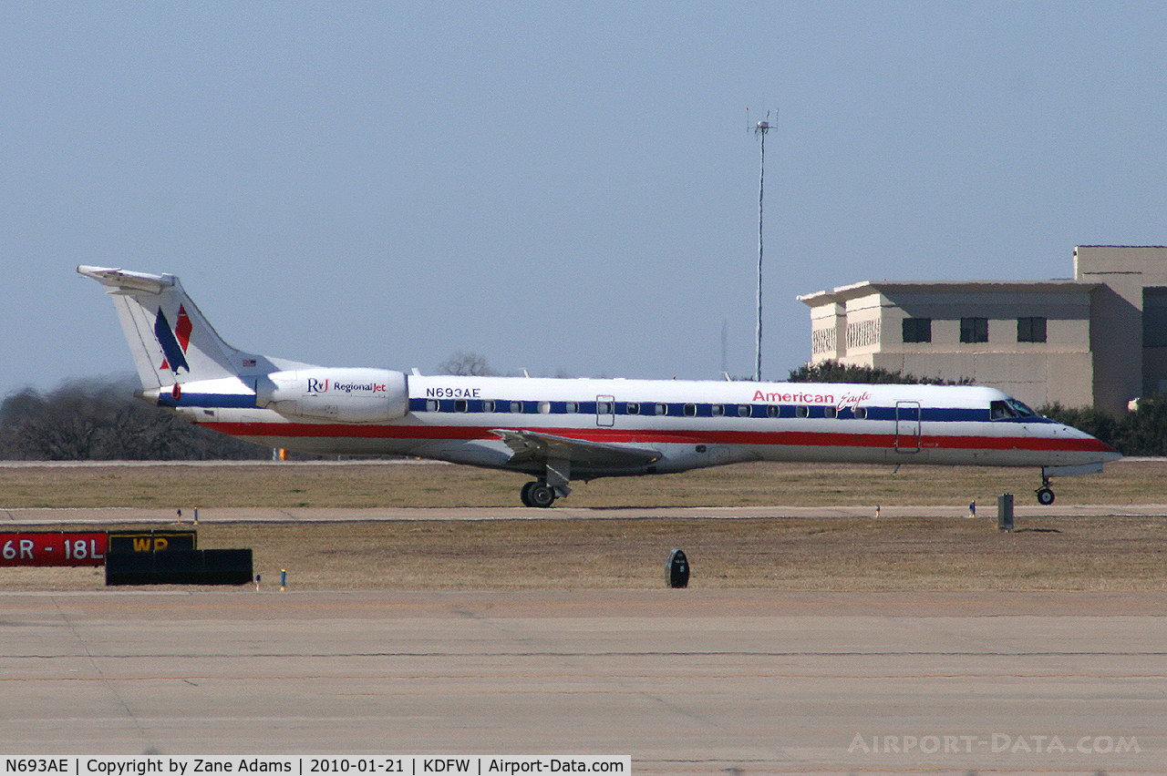 N693AE, 2004 Embraer ERJ-145LR (EMB-145LR) C/N 14500868, American Eagle at DFW