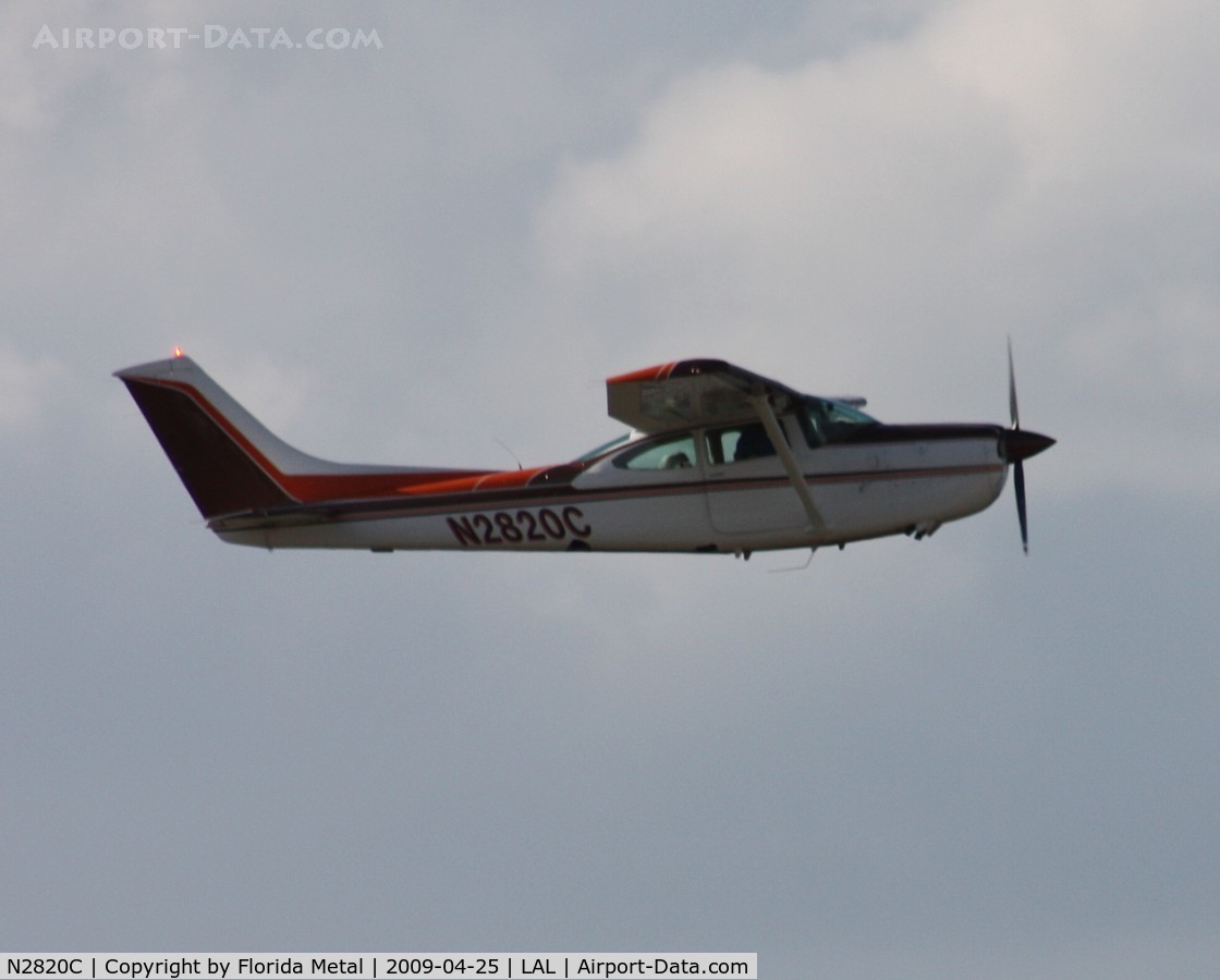 N2820C, 1978 Cessna R182 Skylane RG C/N R18200232, Cessna R182