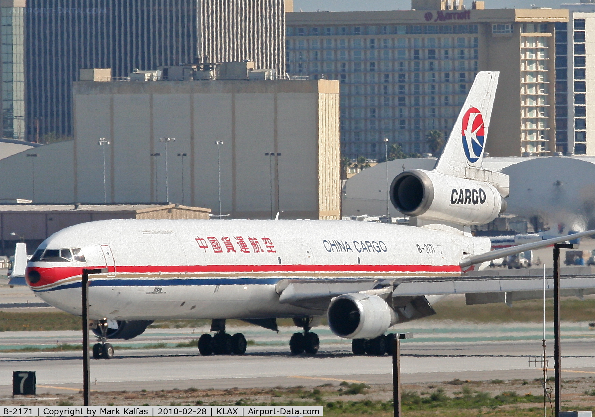 B-2171, 1991 McDonnell Douglas MD-11F C/N 48495, China Eastern Cargo Mcdonnell Douglas MD-11, touching down 25L KLAX.