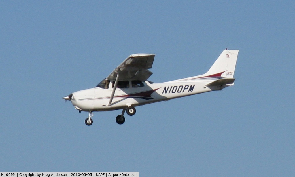 N100PM, 2004 Cessna 172S Skyhawk SP C/N 172S9599, Arriving on runway 32