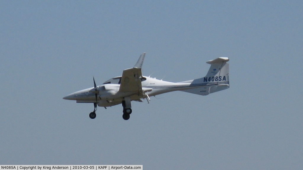 N408SA, 2007 Diamond DA-42 Twin Star C/N 42.AC047, Arriving on runway 32