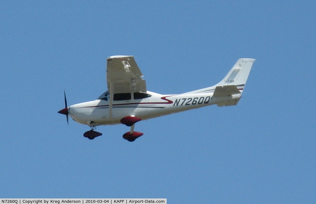 N7260Q, 2001 Cessna 182T Skylane C/N 18280957, Arriving on runway 32