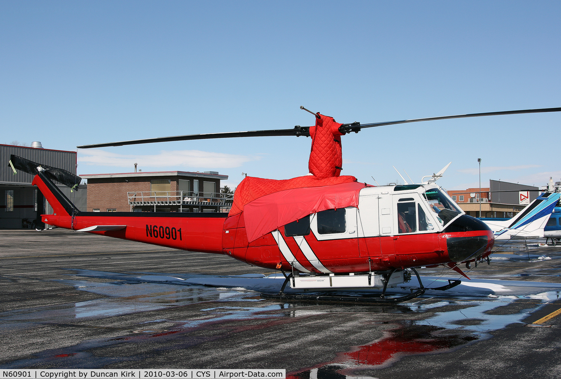 N60901, 1970 Bell UH-1H Iroquois C/N 12537, Still wearing winter clothing
