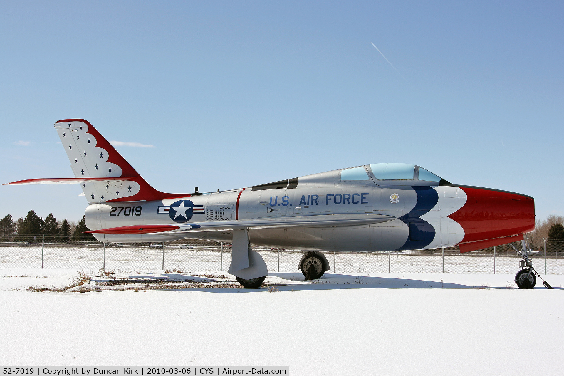 52-7019, 1952 Republic F-84F Thunderstreak C/N Not found 52-7019, F-84 gate guard in Thunderbirds colors