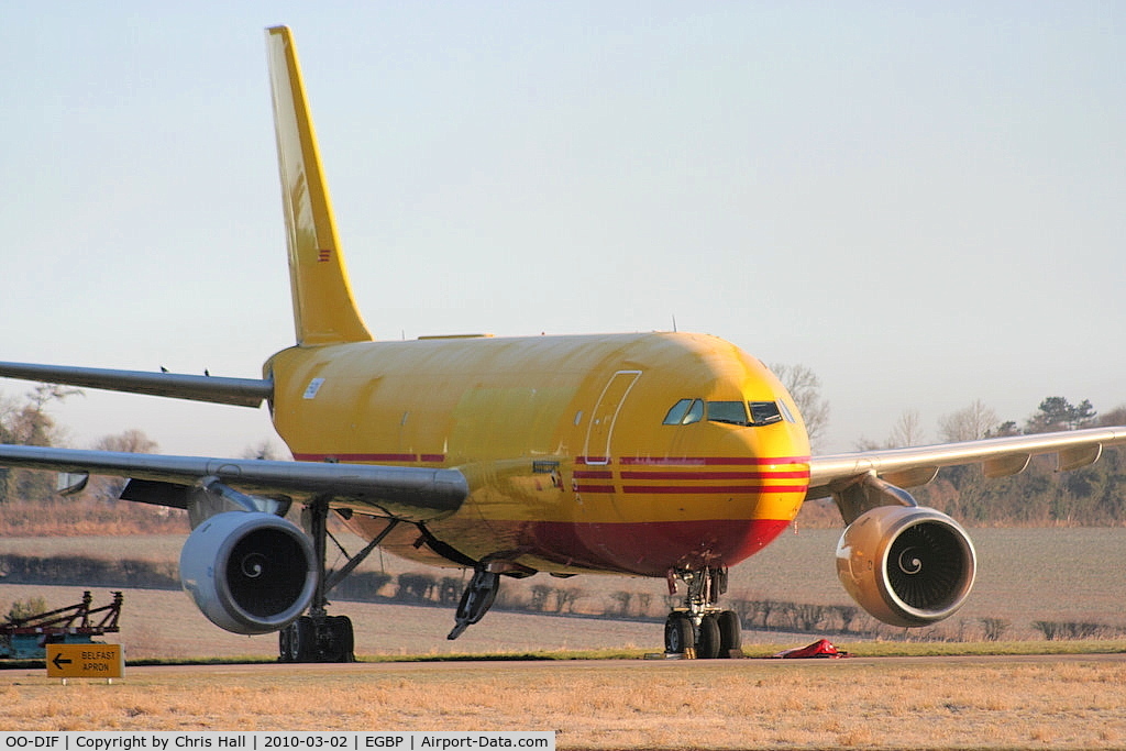 OO-DIF, 1981 Airbus A300B4-103(F) C/N 0148, European Air Transport, It wears the reg no. EI-OZA on the port side