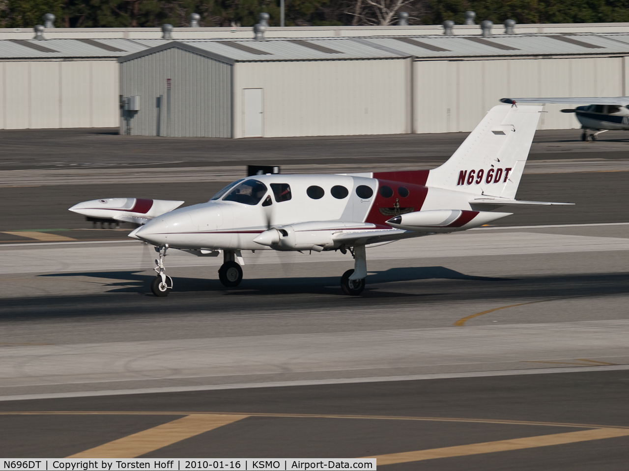 N696DT, 1973 Cessna 414 Chancellor Chancellor C/N 414-0370, N696DT departing from RWY 21